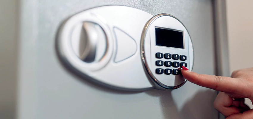 Jewelry Safe Cracking in Santa Monica, California