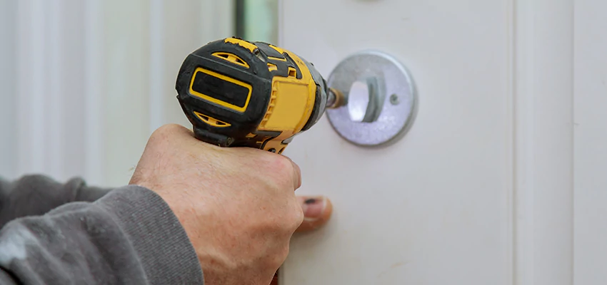 Street Locksmith For Smart Lock Repair in Santa Monica, CA